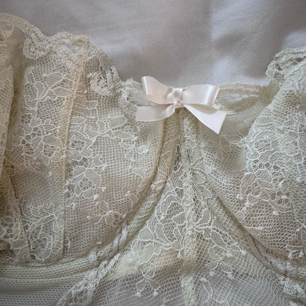 Agent Provocateur Cream Lace Bra with Scalloped Edges and Floral Design
